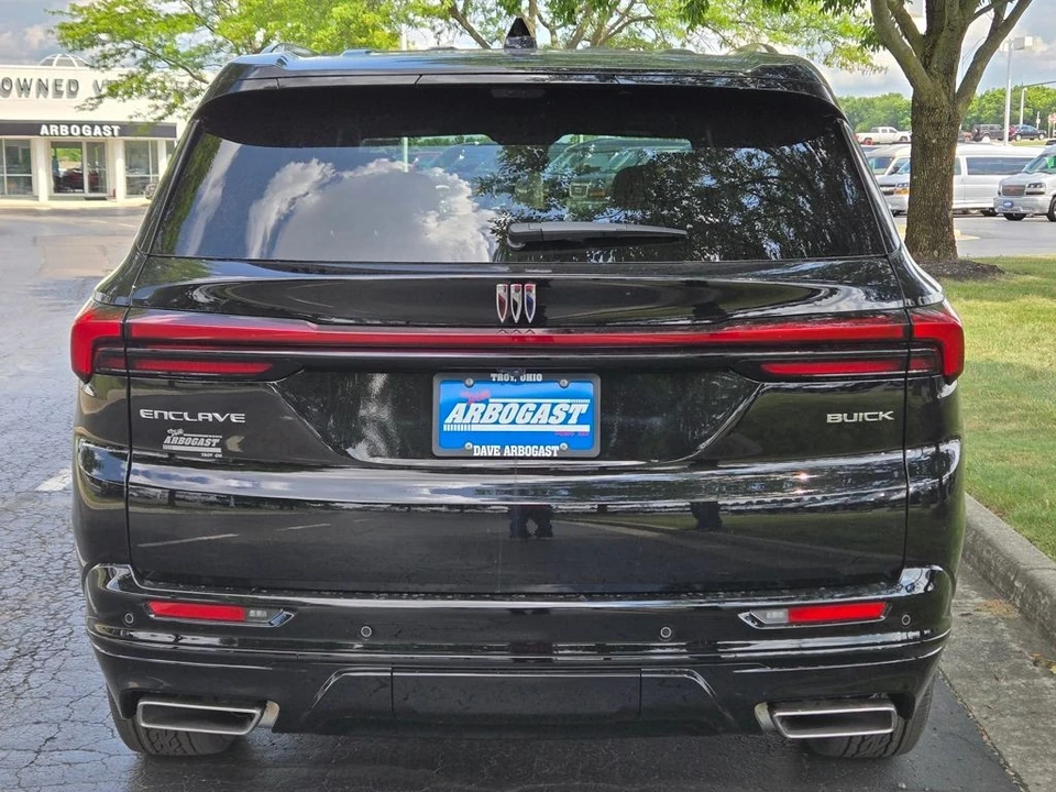 2026 Buick Enclave - Image 10 of 12