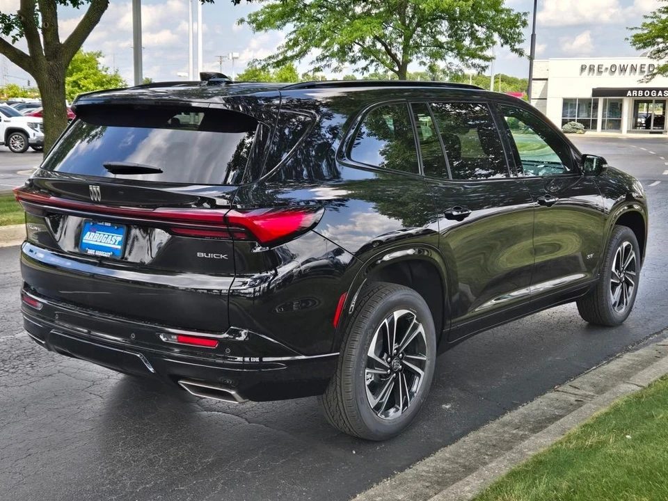 2026 Buick Enclave - Image 9 of 12