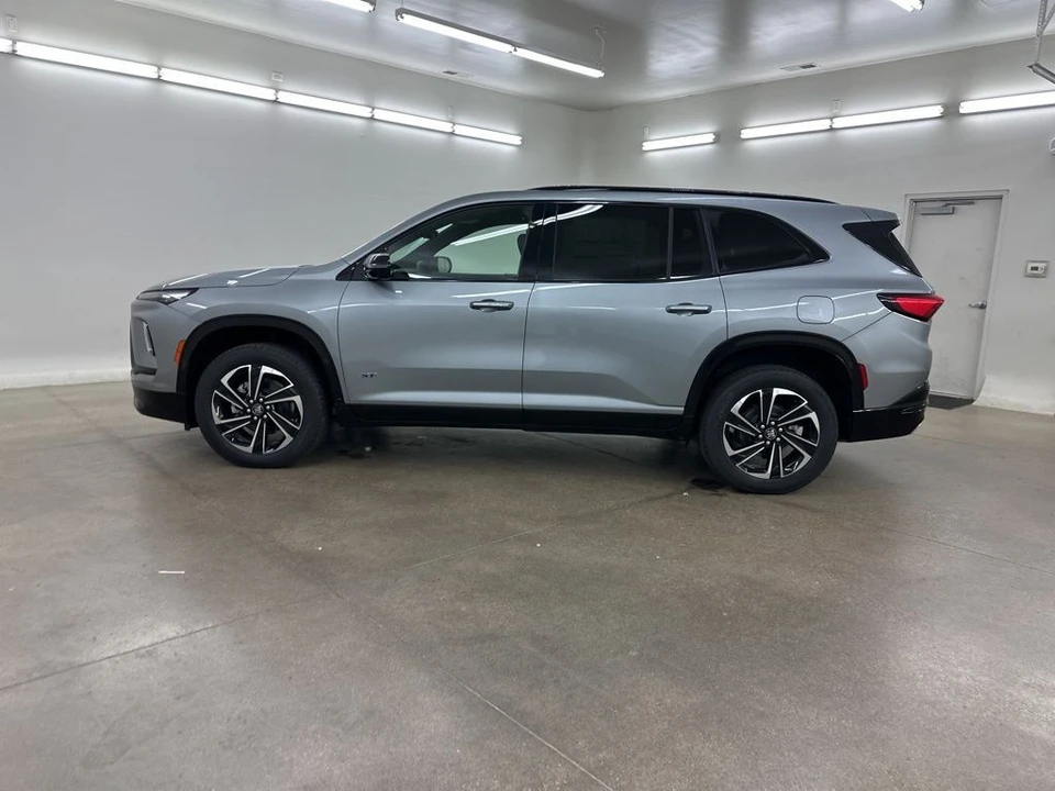 2026 Buick Enclave - Image 5 of 12