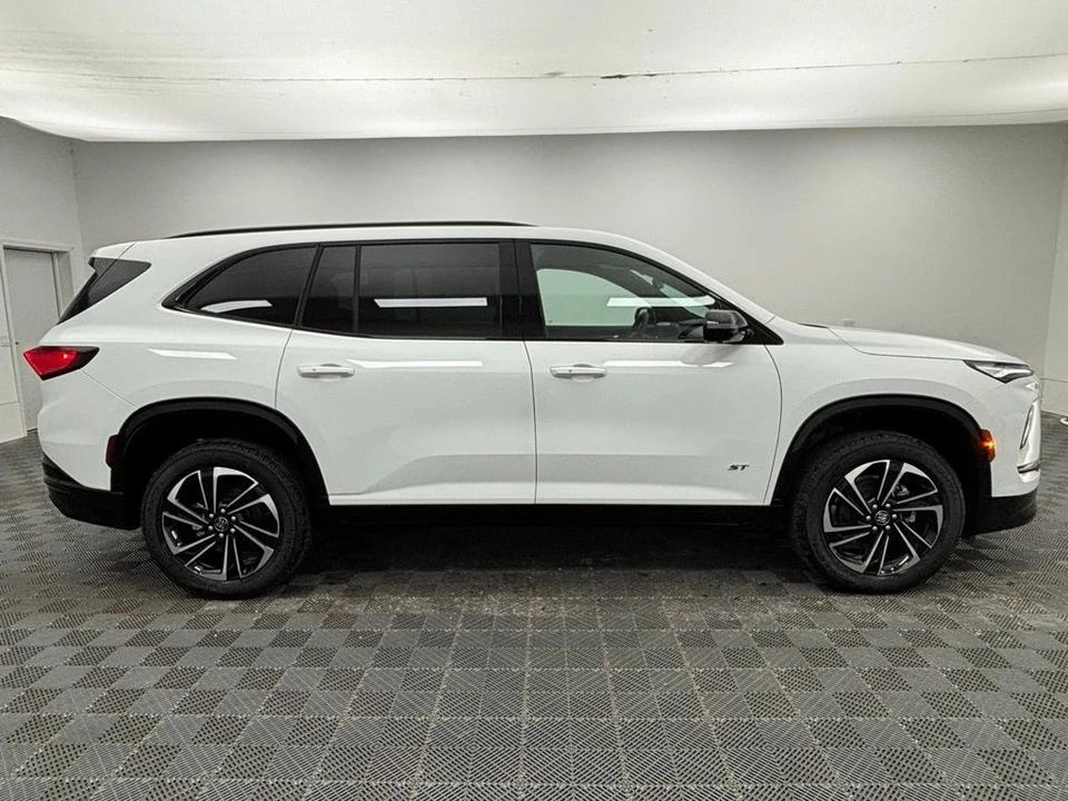 2026 Buick Enclave - Image 7 of 12