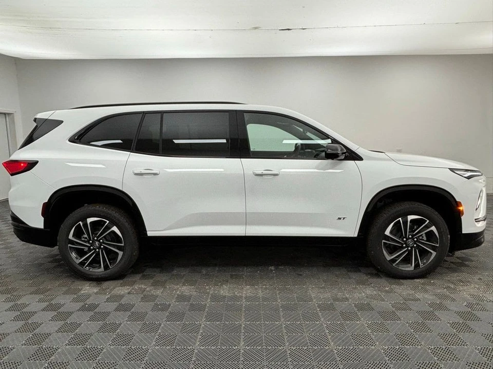 2026 Buick Enclave - Image 7 of 12