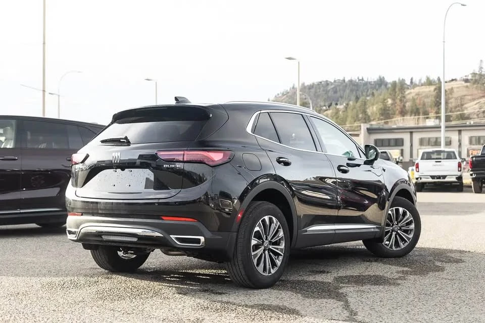 2026 Buick Envision - Image 4 of 11