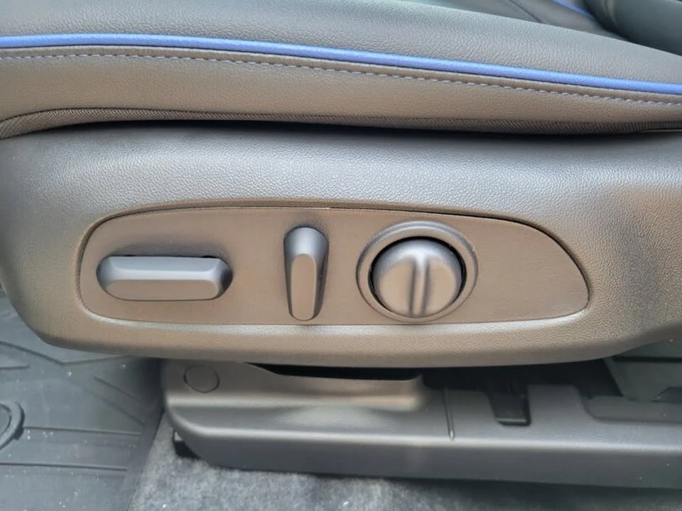2026 Buick Envision - Image 10 of 16