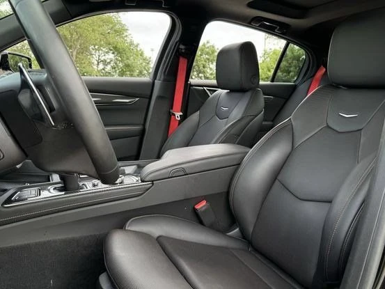 2026 Cadillac CT5-V - Image 24 of 31