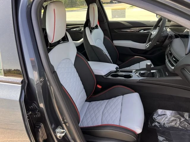 2026 Cadillac CT5-V Blackwing - Image 23 of 31