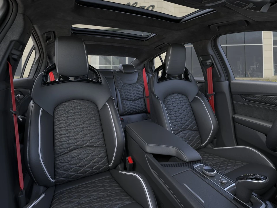 2026 Cadillac CT5-V - Image 16 of 31
