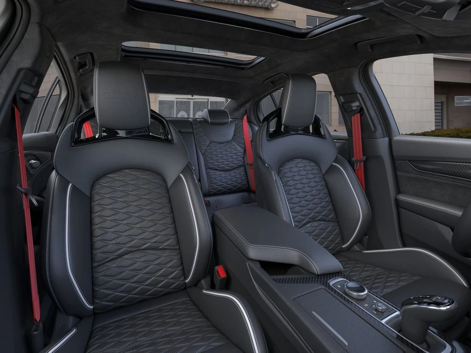 2026 Cadillac CT5-V - Image 16 of 31
