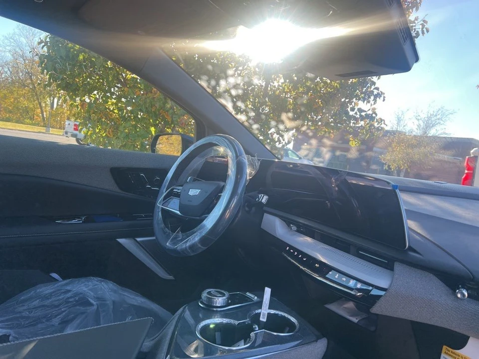 2026 Cadillac Optiq - Image 10 of 11