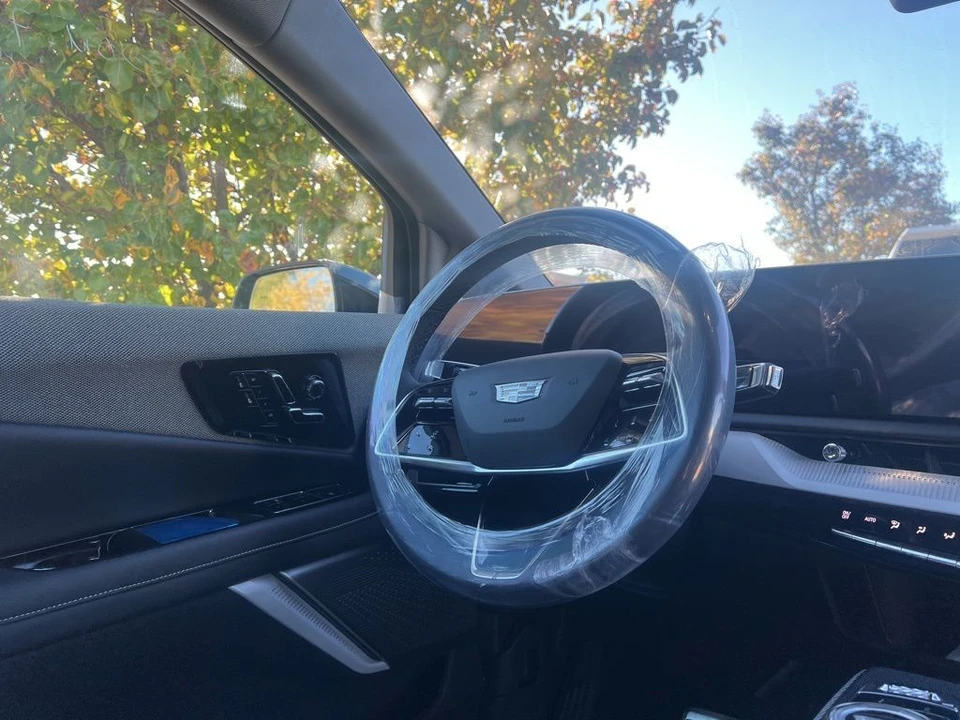2026 Cadillac Optiq - Image 9 of 11
