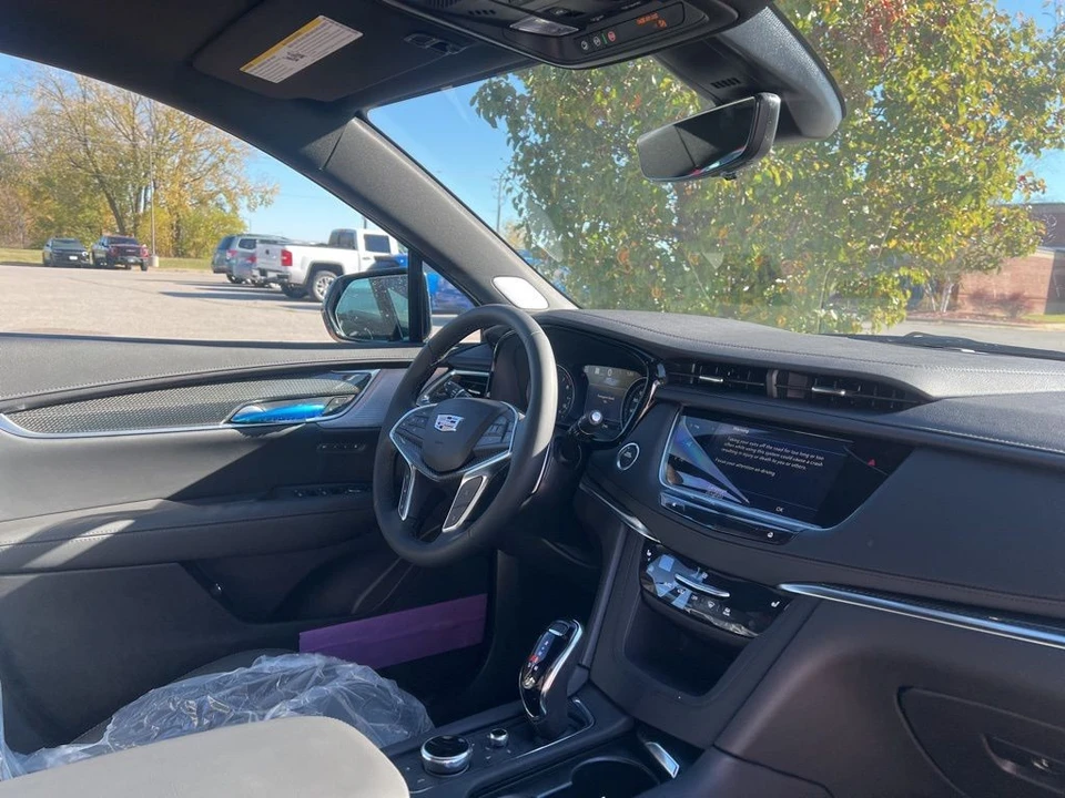 2026 Cadillac XT5 - Image 10 of 11