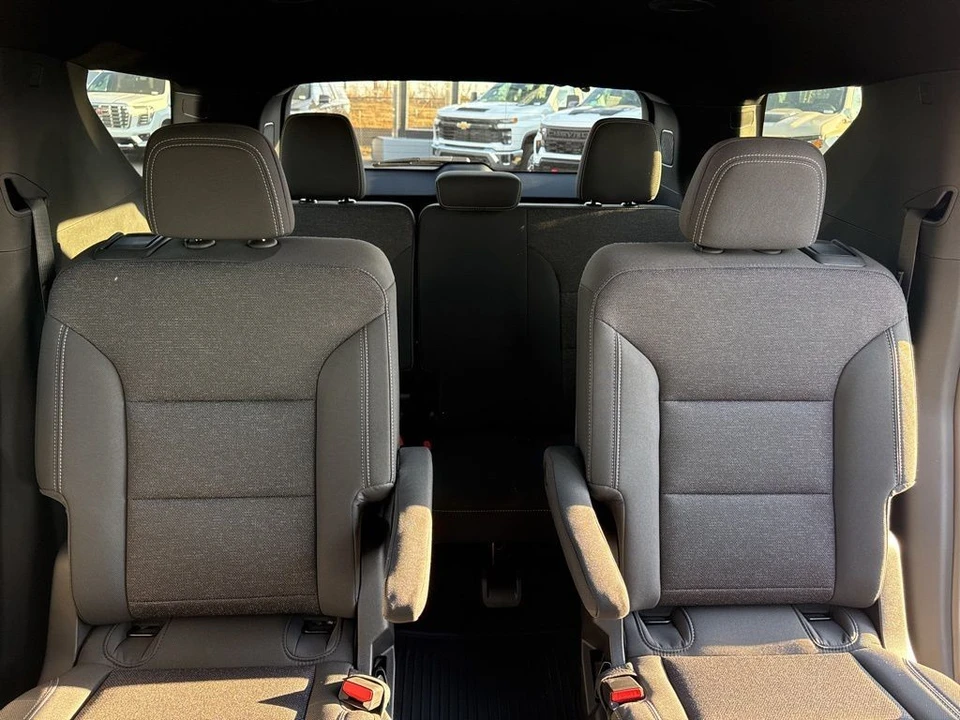 2026 Chevrolet Traverse - Image 15 of 21