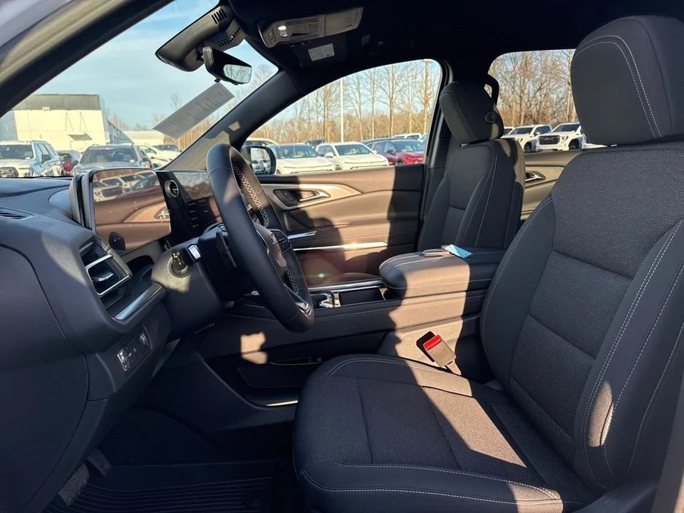 2026 Chevrolet Traverse - Image 10 of 21