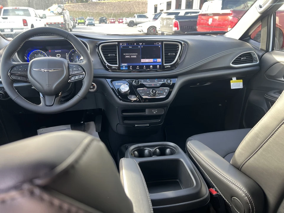 2026 Chrysler - Image 13 of 25