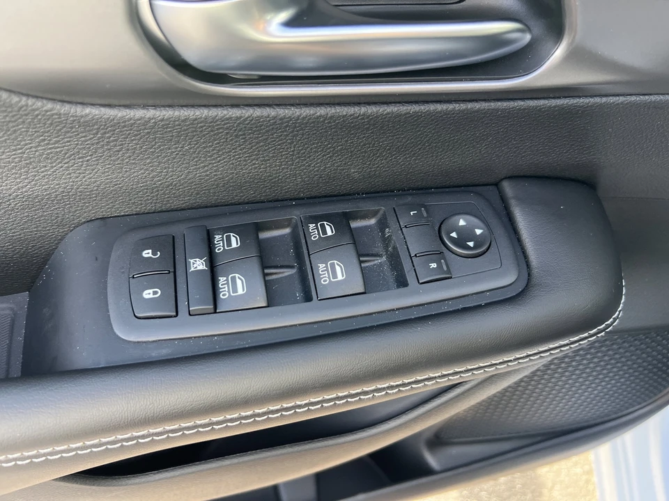 2026 Chrysler - Image 14 of 25