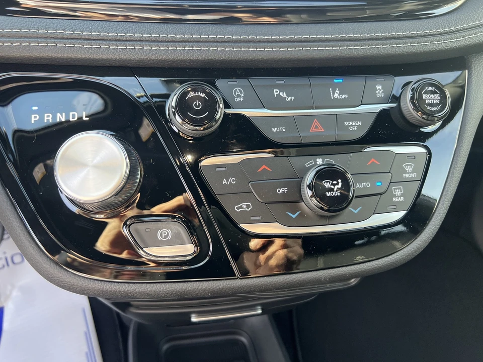 2026 Chrysler - Image 18 of 25