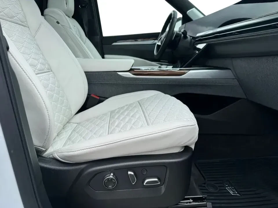 2026 Cadillac Escalade 5th Gen - Image 18 of 18