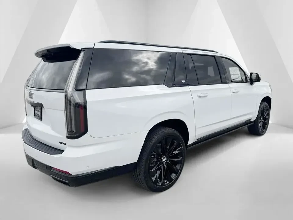 2026 Cadillac Escalade 5th Gen - Image 6 of 18