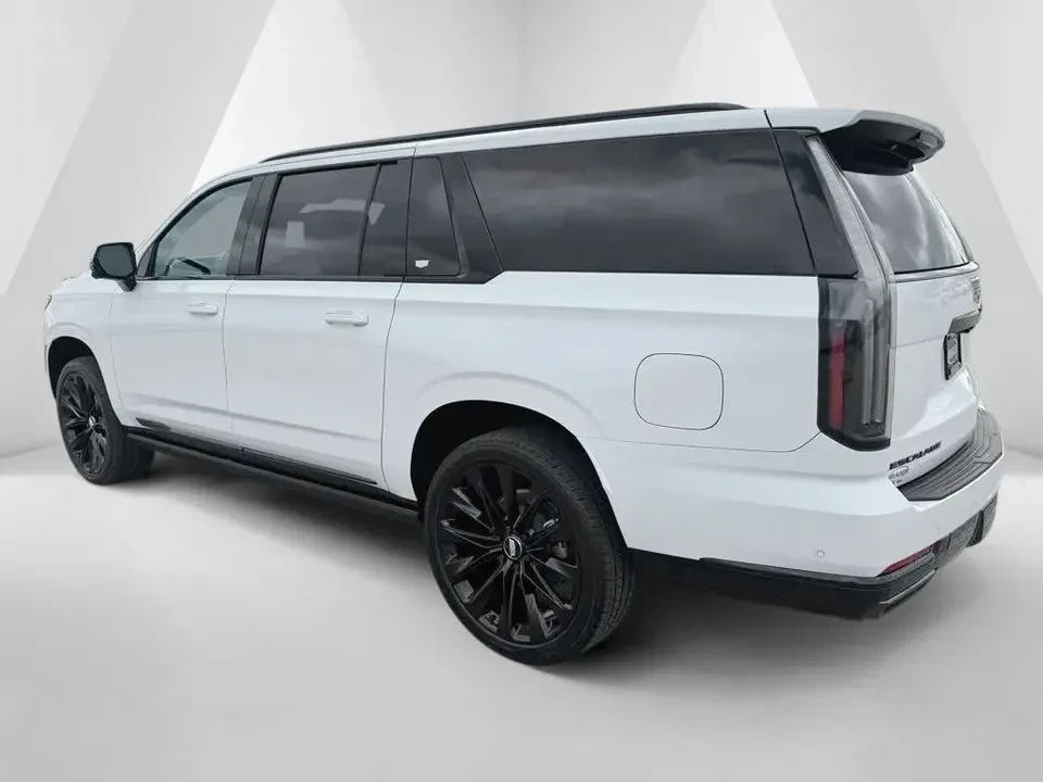 2026 Cadillac Escalade 5th Gen - Image 8 of 18
