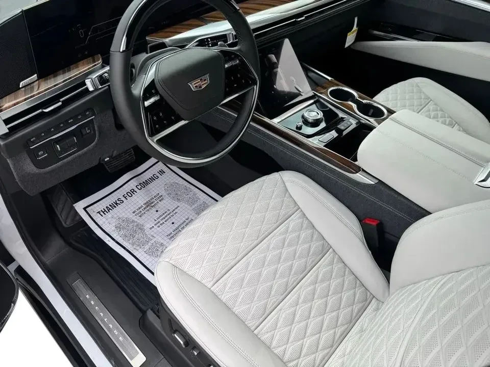 2026 Cadillac Escalade 5th Gen - Image 13 of 18