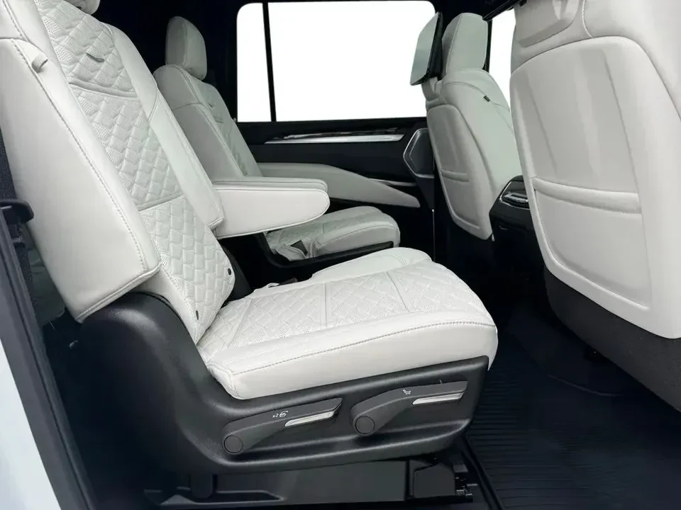 2026 Cadillac Escalade 5th Gen - Image 16 of 18