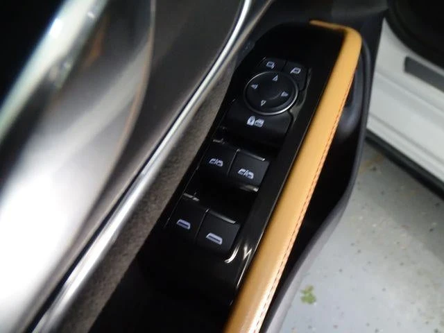 2026 Cadillac CT4-V Blackwing - Image 10 of 20