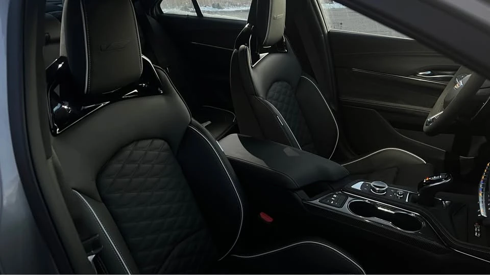 2026 Cadillac CT4-V Blackwing - Image 4 of 10