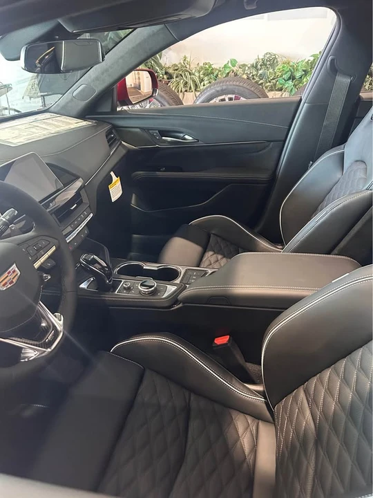 2026 Cadillac CT4-V Blackwing - Image 6 of 10