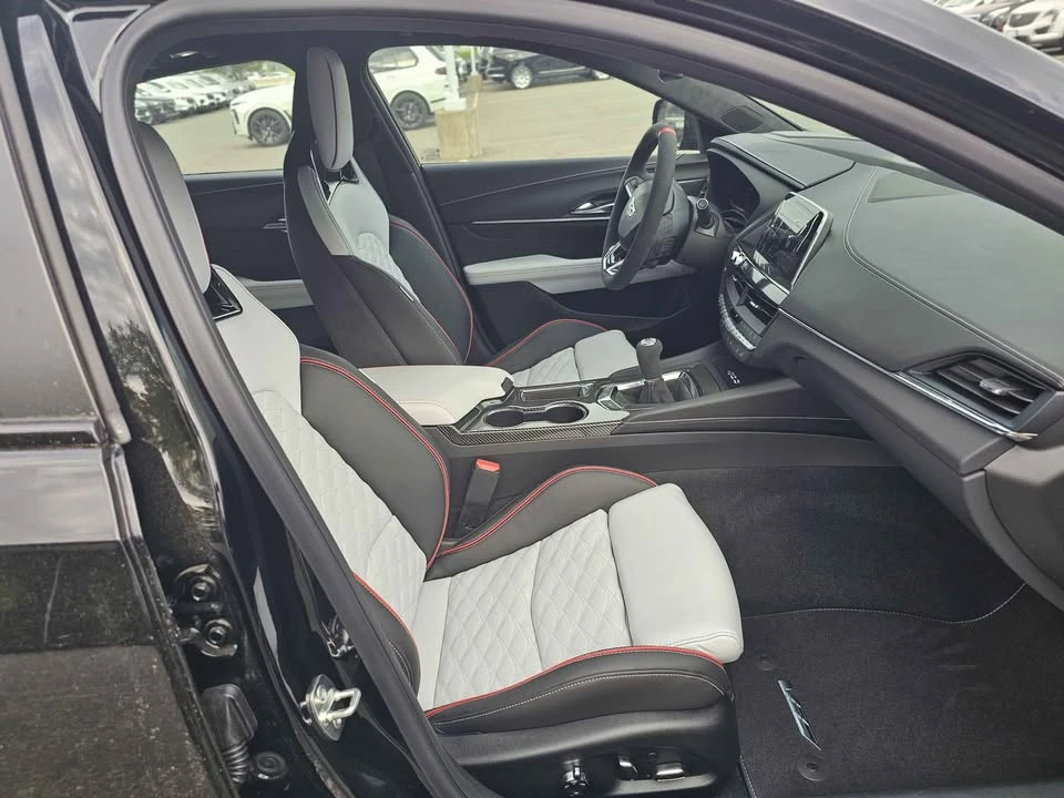 2026 Cadillac CT4-V Blackwing - Image 7 of 10