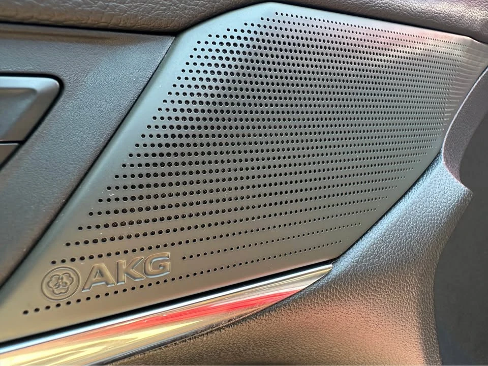 2026 Cadillac CT4-V Blackwing - Image 8 of 15