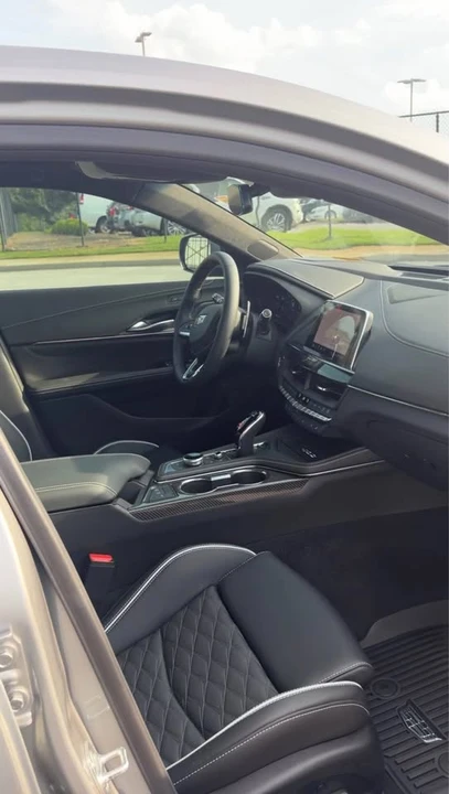 2026 Cadillac CT4-V Blackwing - Image 6 of 10