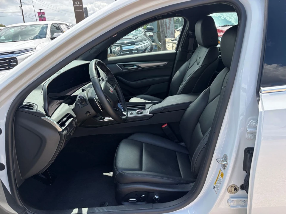 2026 Cadillac CT5 - Image 30 of 31