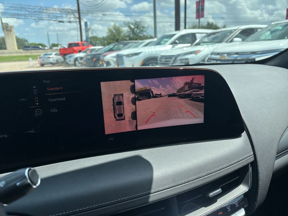 2026 Cadillac CT5 - Image 27 of 31