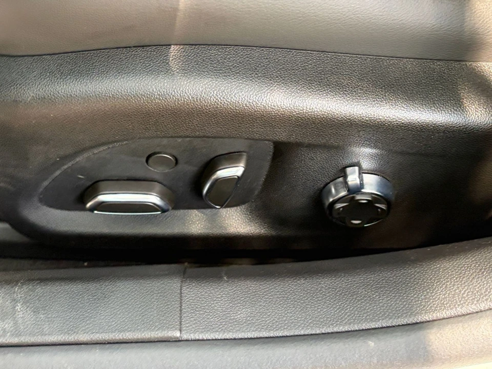 2026 Cadillac CT5 - Image 26 of 31
