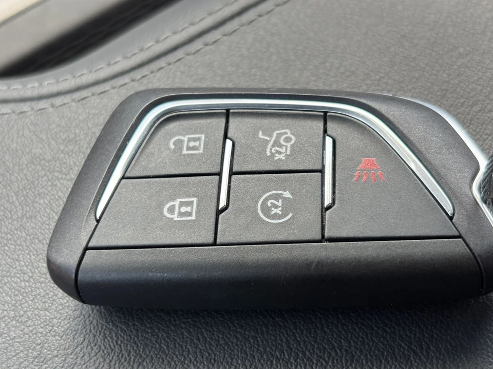 2026 Cadillac CT5 - Image 28 of 31