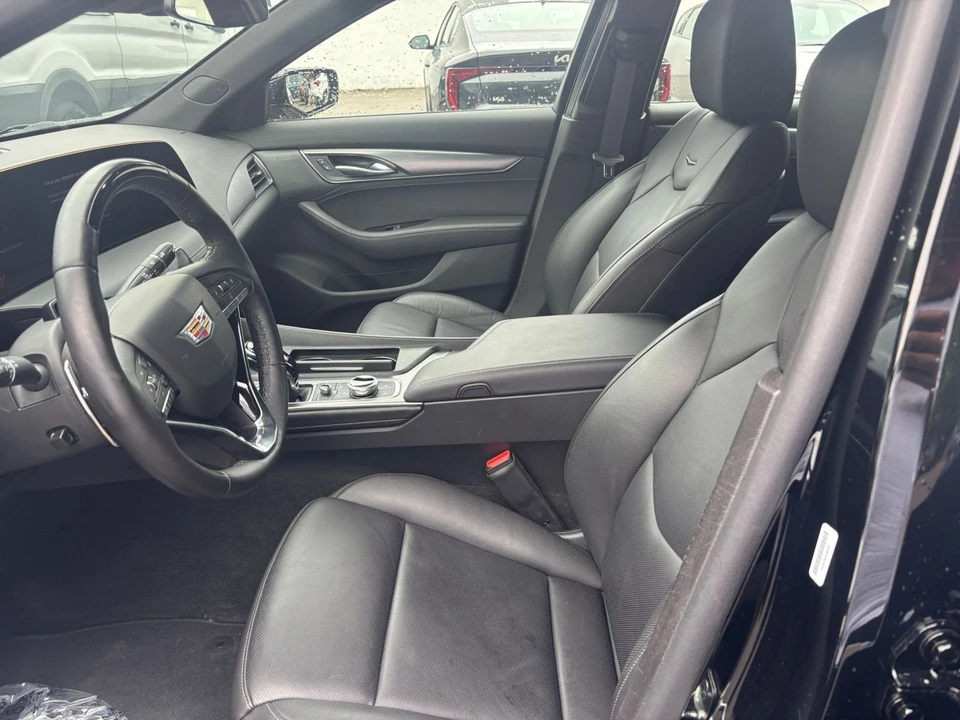 2026 Cadillac CT5 - Image 30 of 31