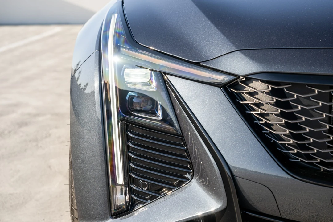 2026 Cadillac CT5-V Blackwing - Image 10 of 31