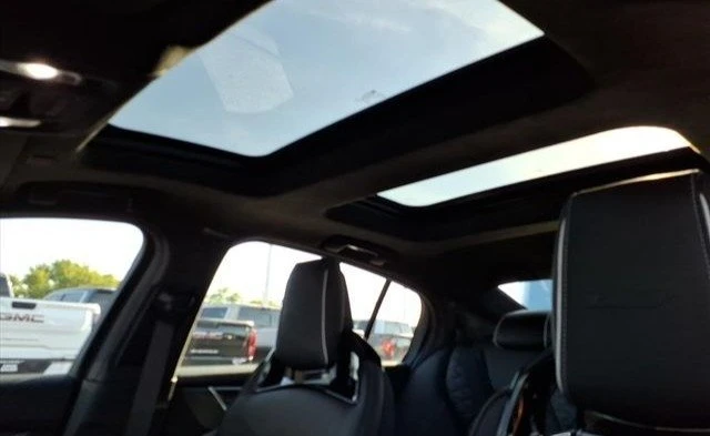 2026 Cadillac CT5-V Blackwing - Image 15 of 19