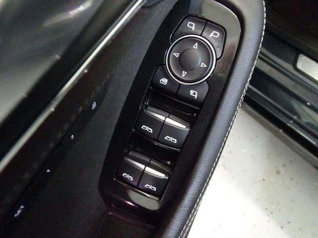 2026 Cadillac CT5-V Blackwing - Image 10 of 20