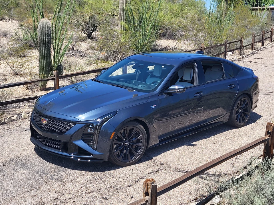 2026 Cadillac CT5-V Blackwing - Image 10 of 31