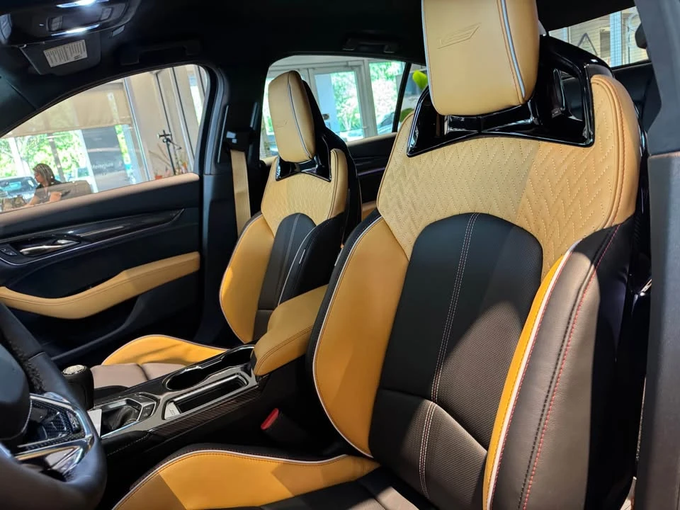 2026 Cadillac CT5-V Blackwing - Image 11 of 15