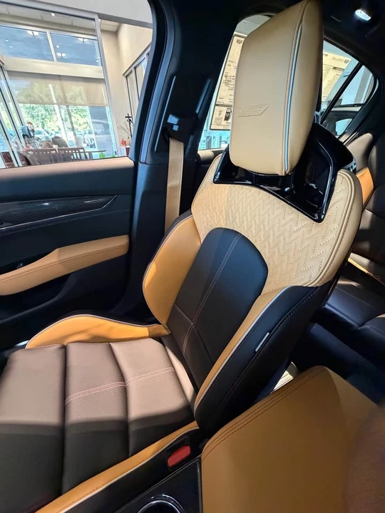 2026 Cadillac CT5-V Blackwing - Image 16 of 19