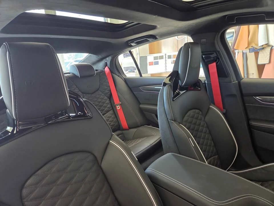 2026 Cadillac CT5-V Blackwing - Image 10 of 17
