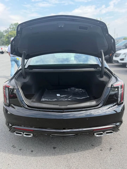 2026 Cadillac CT5-V - Image 11 of 12