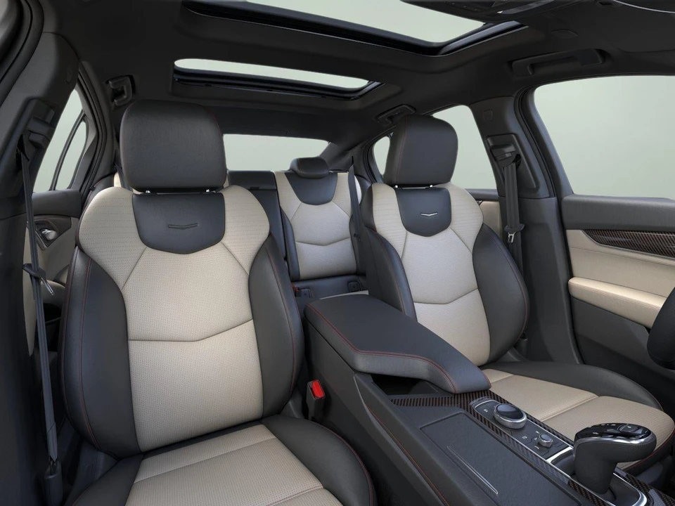 2026 Cadillac CT5-V - Image 10 of 31