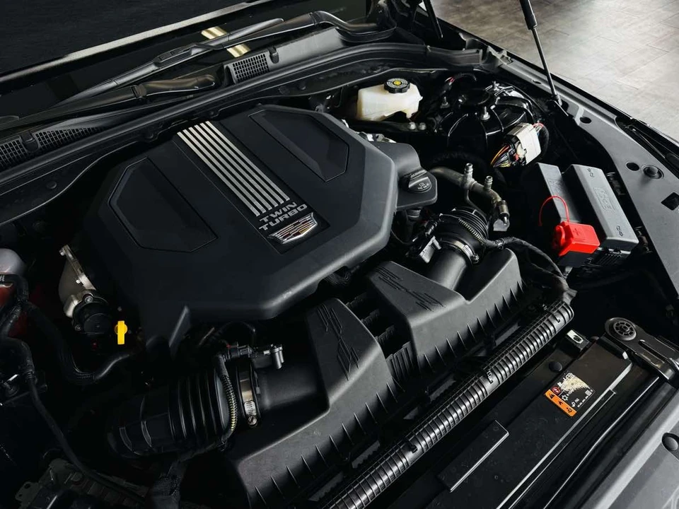 2026 Cadillac CT5-V - Image 23 of 31