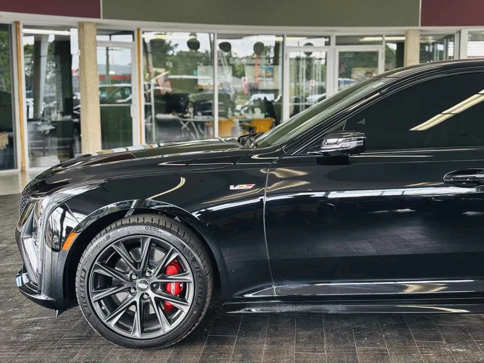 2026 Cadillac CT5-V - Image 16 of 31