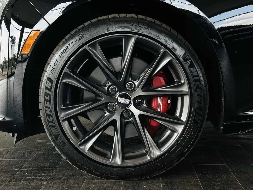2026 Cadillac CT5-V - Image 29 of 31
