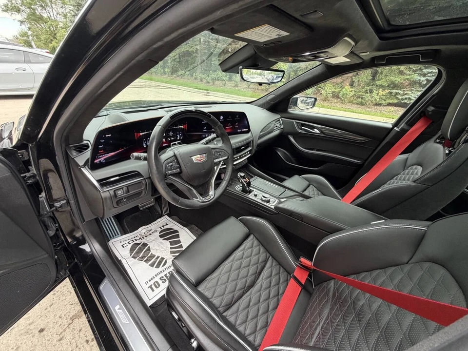 2026 Cadillac CT5-V - Image 23 of 27