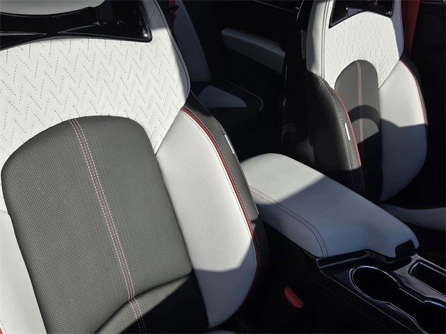 2026 Cadillac CT5-V - Image 18 of 21