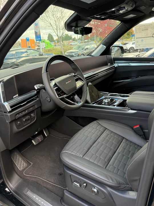 2026 Cadillac Escalade 5th Gen - Image 6 of 11